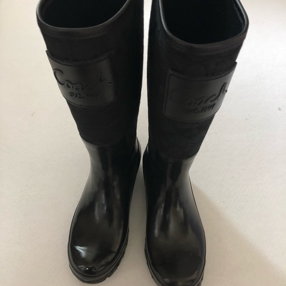 Let the rain fall down! Coach Rain boots! - Picture 2 of 4
